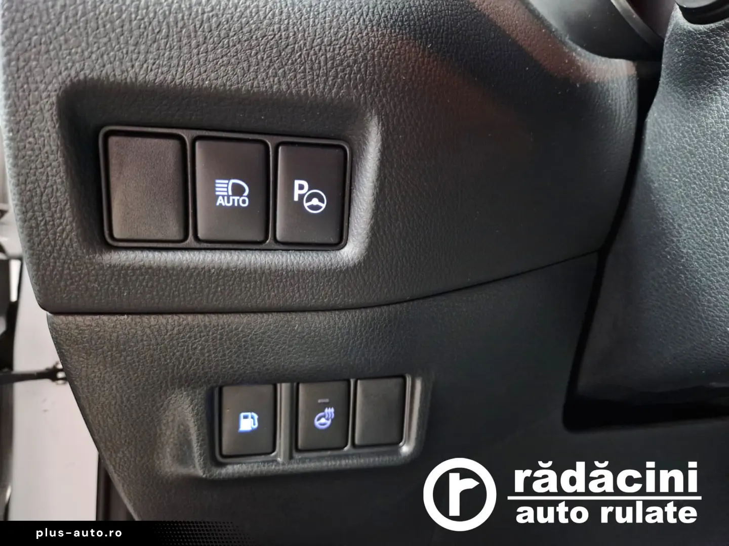 TOYOTA C-HR 2.0i HIBRID BI-TONE 152 CP