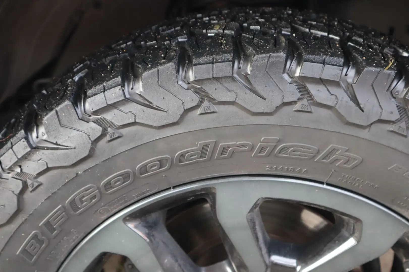 HILUX  4x4  HARDTOP  LADEAUSZUG  BF GOODRICH A T