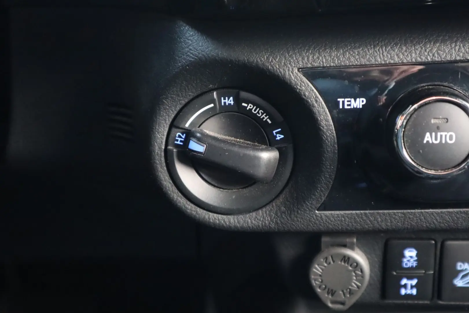 HILUX  4x4  HARDTOP  LADEAUSZUG  BF GOODRICH A T