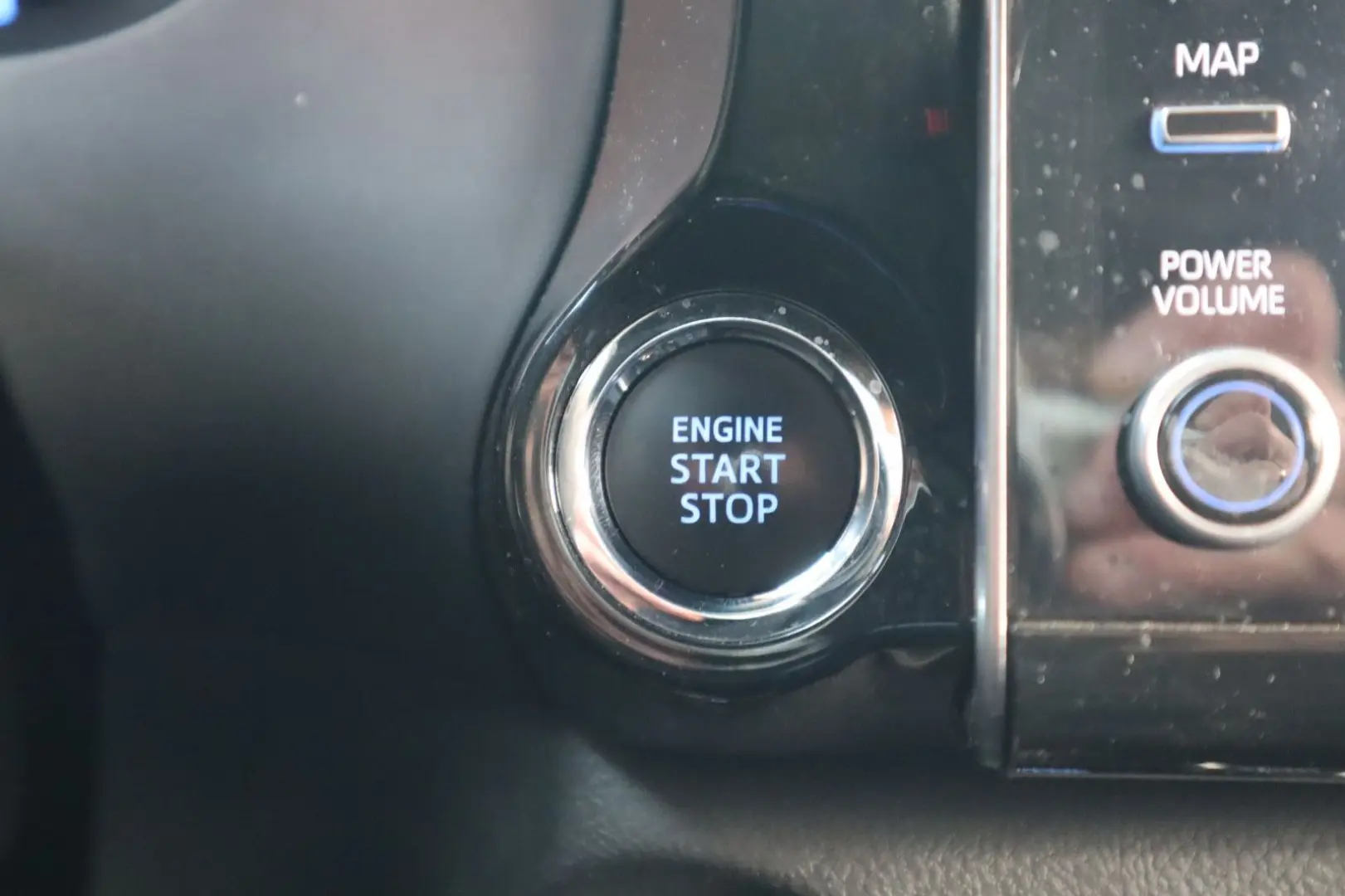 HILUX  4x4  HARDTOP  LADEAUSZUG  BF GOODRICH A T