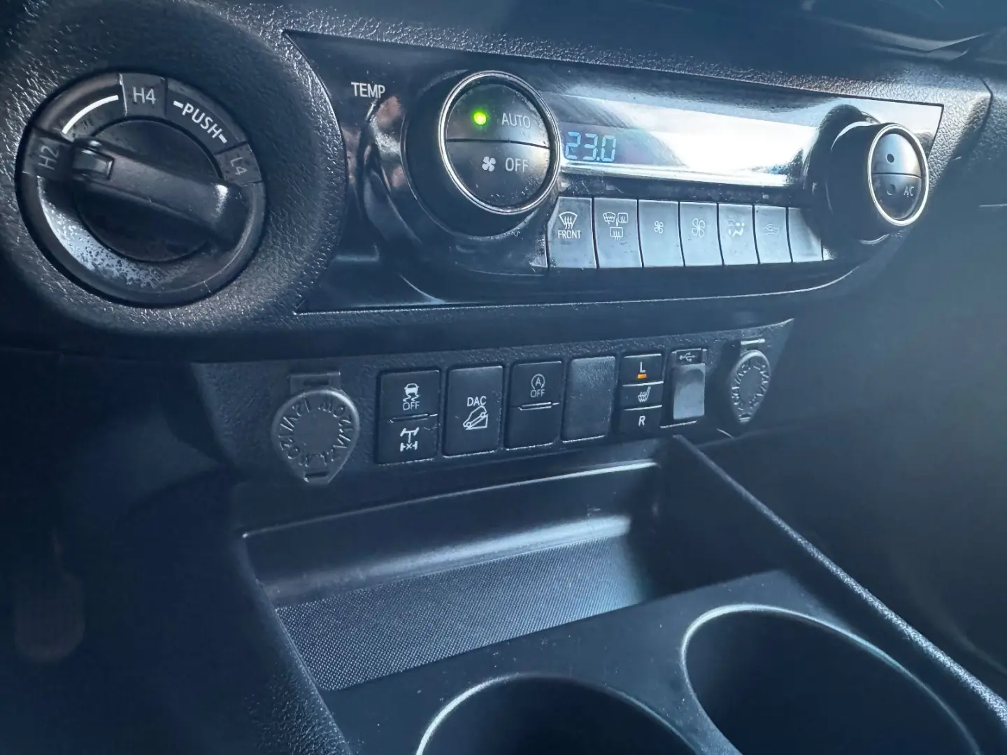 Hilux Double Cab Comfort 4x4 AHK CAM BF GOODRICH