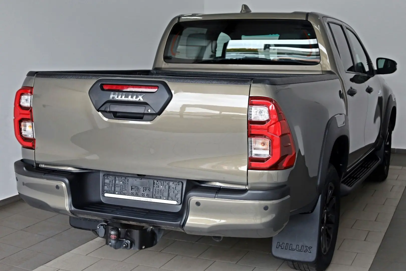 Hilux 2.8 D-4D Invincible DOKA Leder Nav ACC AHK
