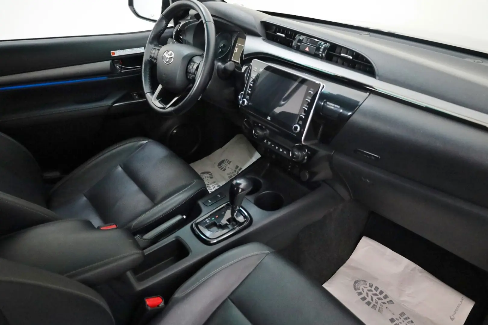 Hilux 2.8 D-4D Invincible DOKA Leder Nav ACC AHK