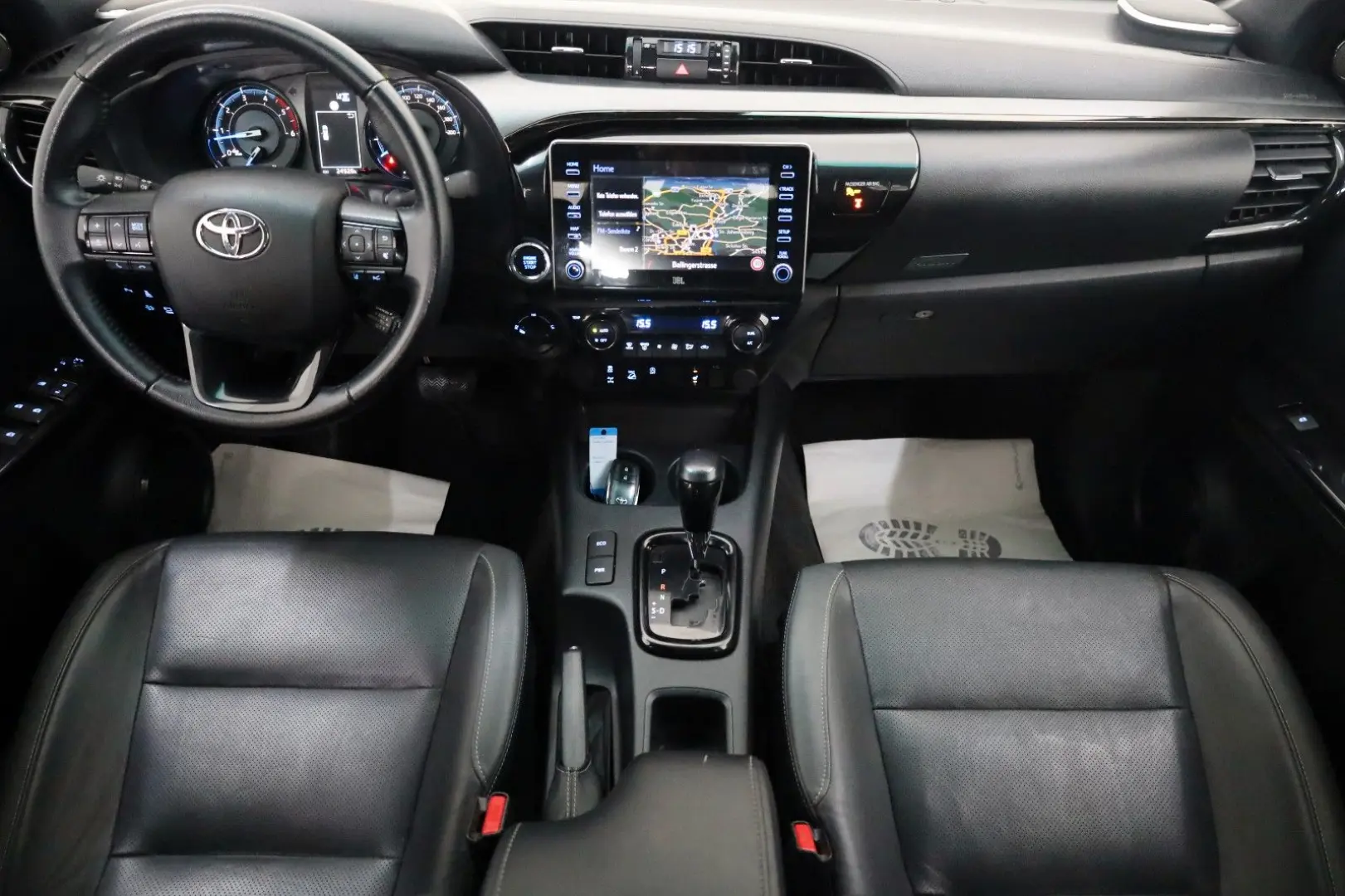 Hilux 2.8 D-4D Invincible DOKA Leder Nav ACC AHK