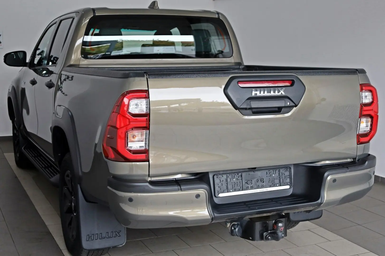 Hilux 2.8 D-4D Invincible DOKA Leder Nav ACC AHK