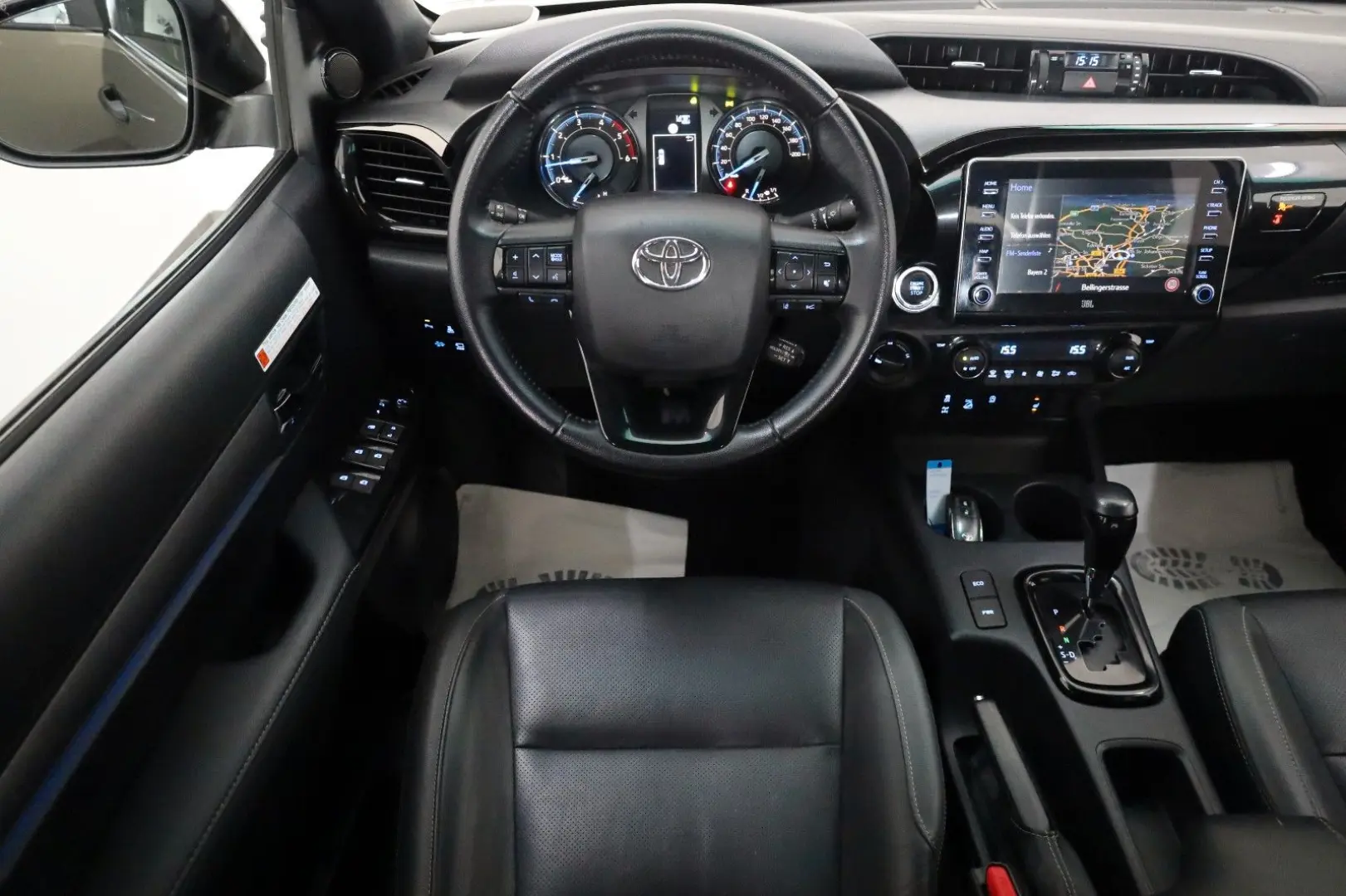 Hilux 2.8 D-4D Invincible DOKA Leder Nav ACC AHK