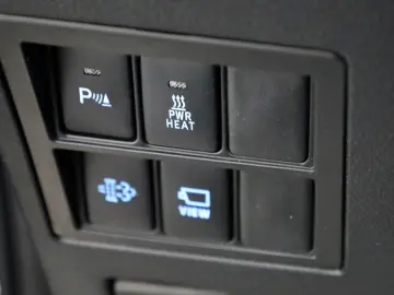 Hilux 2.8 D-4D Invincible DOKA Leder Nav ACC AHK