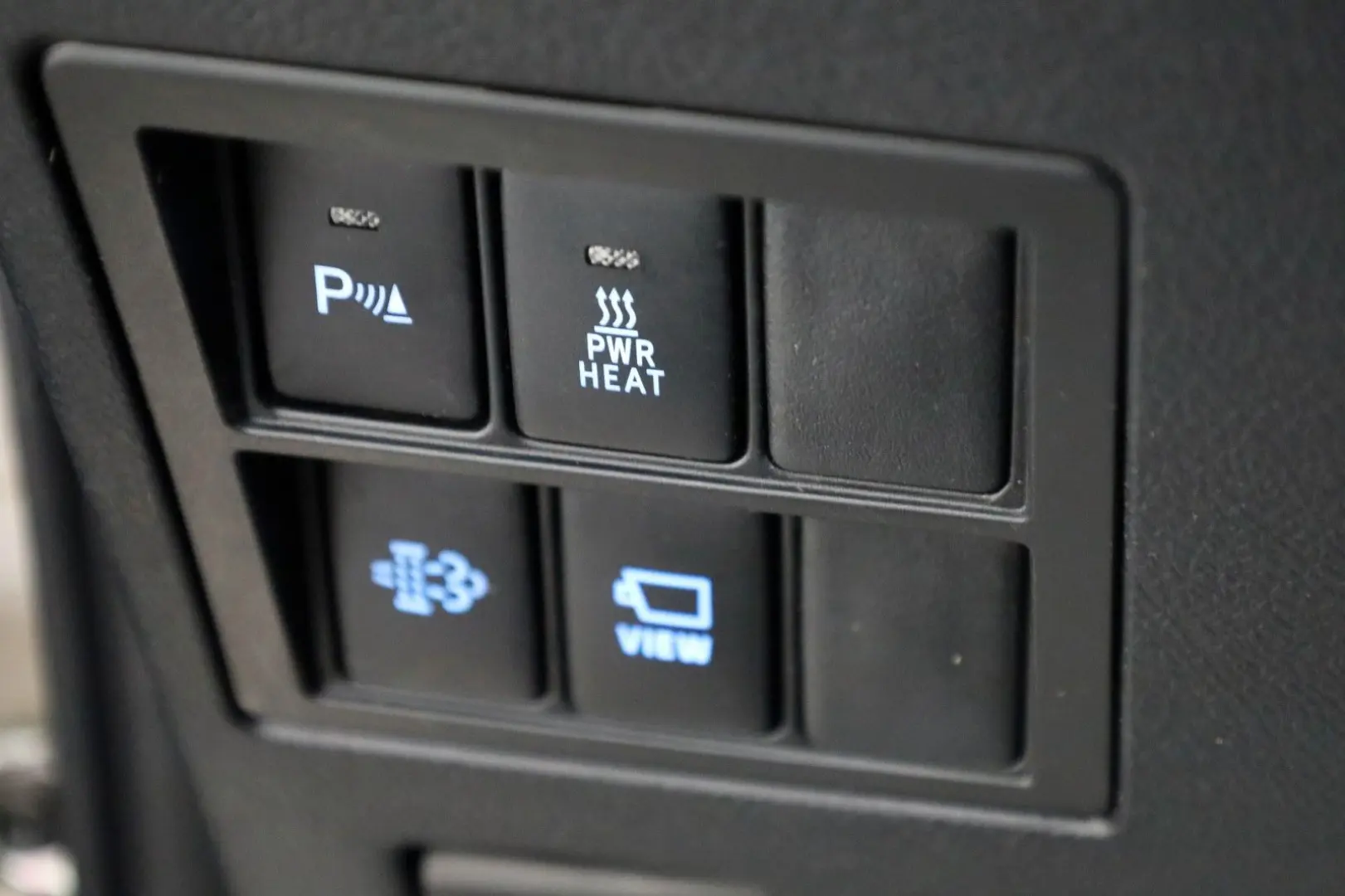 Hilux 2.8 D-4D Invincible DOKA Leder Nav ACC AHK