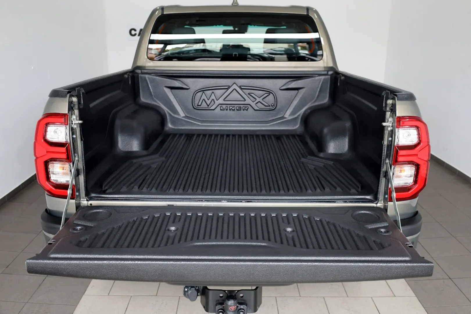 Hilux 2.8 D-4D Invincible DOKA Leder Nav ACC AHK