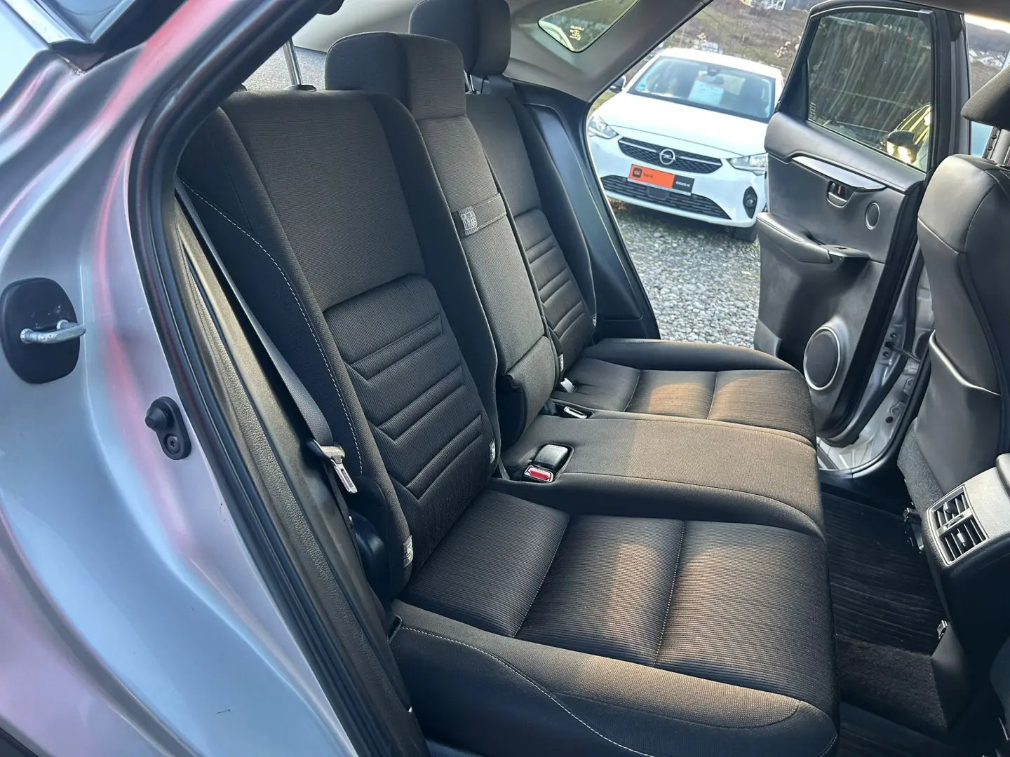 Lexus NX 300 Hibrid 4x4 - Lux  Eficiență și Fiabilitate!