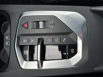 M135 xDrive HATCH F70 AUTOMATIK LC PROF HuD LED