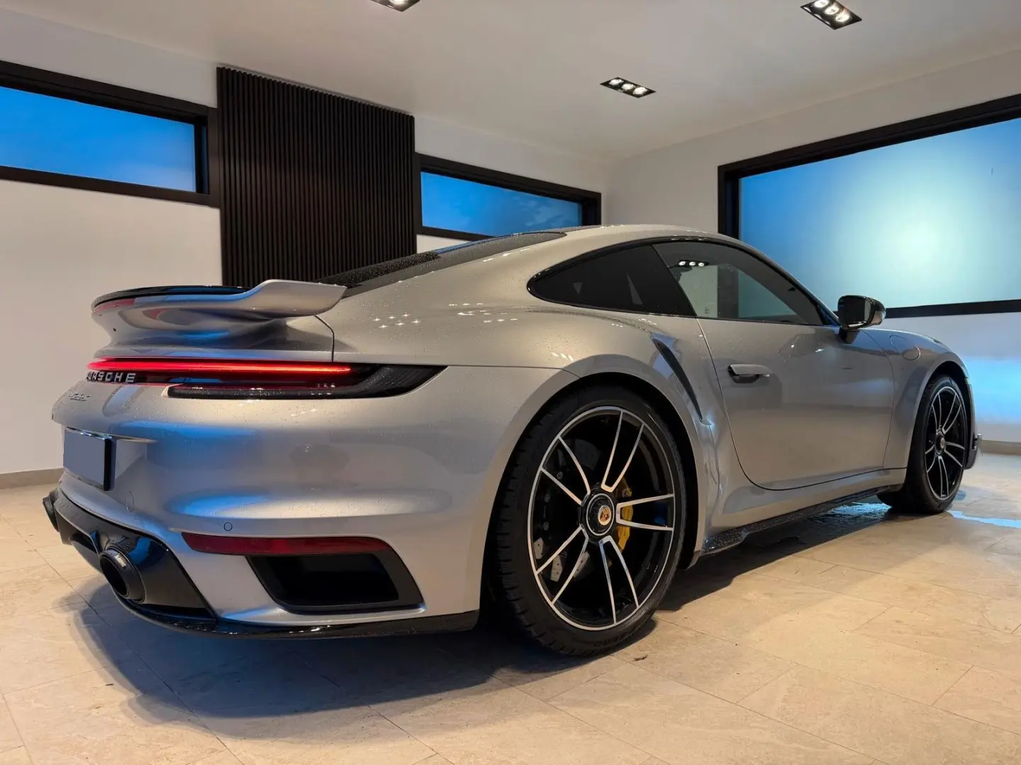 911 Turbo S  Aero-Kit Carbondach Acrapovic LIFT