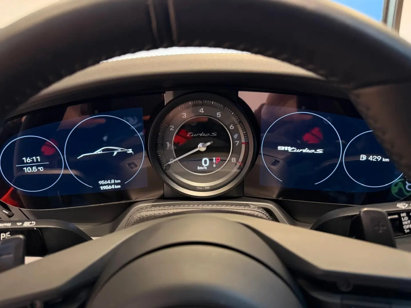 911 Turbo S  Aero-Kit Carbondach Acrapovic LIFT