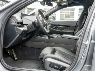 540d xDrive M Sport PANO AHK HUD 360  LED ACC