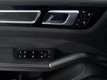 Cayenne GTS CARBON PANO CHRO R22 MATRIX APPROVED