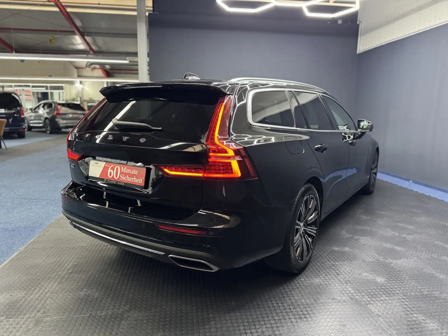 V60 Inscription Recharge Plug-In Hybrid AWD