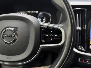 V60 Inscription Recharge Plug-In Hybrid AWD