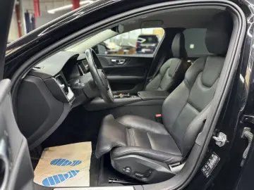 V60 Inscription Recharge Plug-In Hybrid AWD