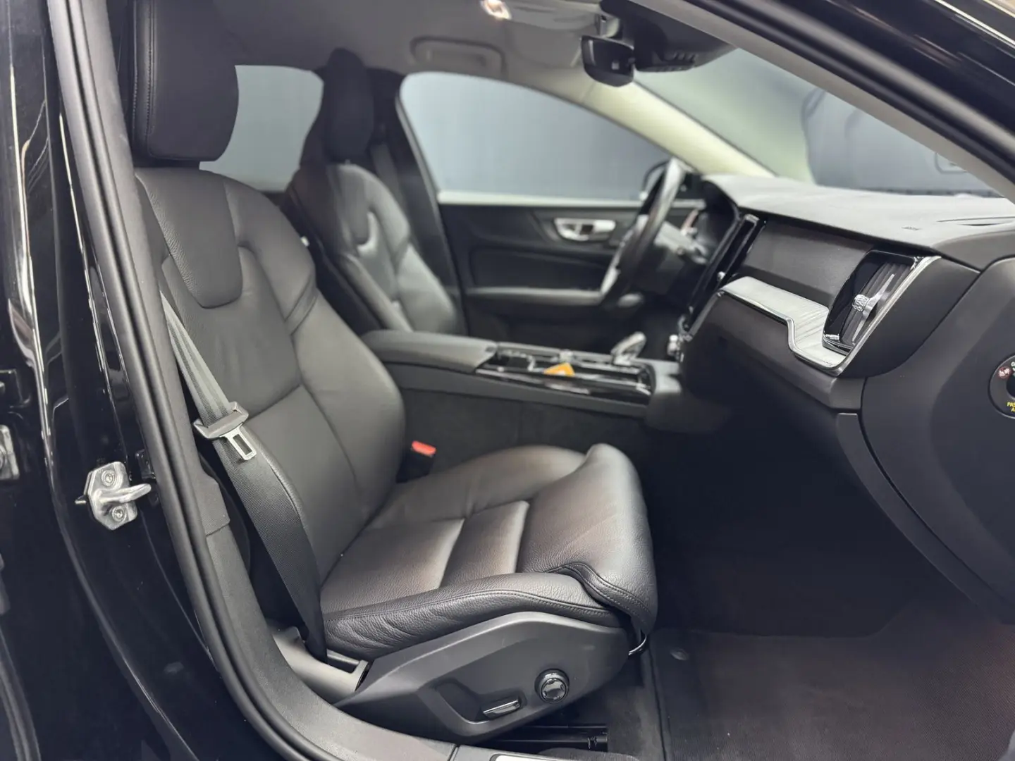 V60 Inscription Recharge Plug-In Hybrid AWD