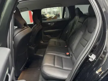 V60 Inscription Recharge Plug-In Hybrid AWD