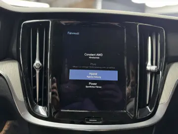 V60 Inscription Recharge Plug-In Hybrid AWD