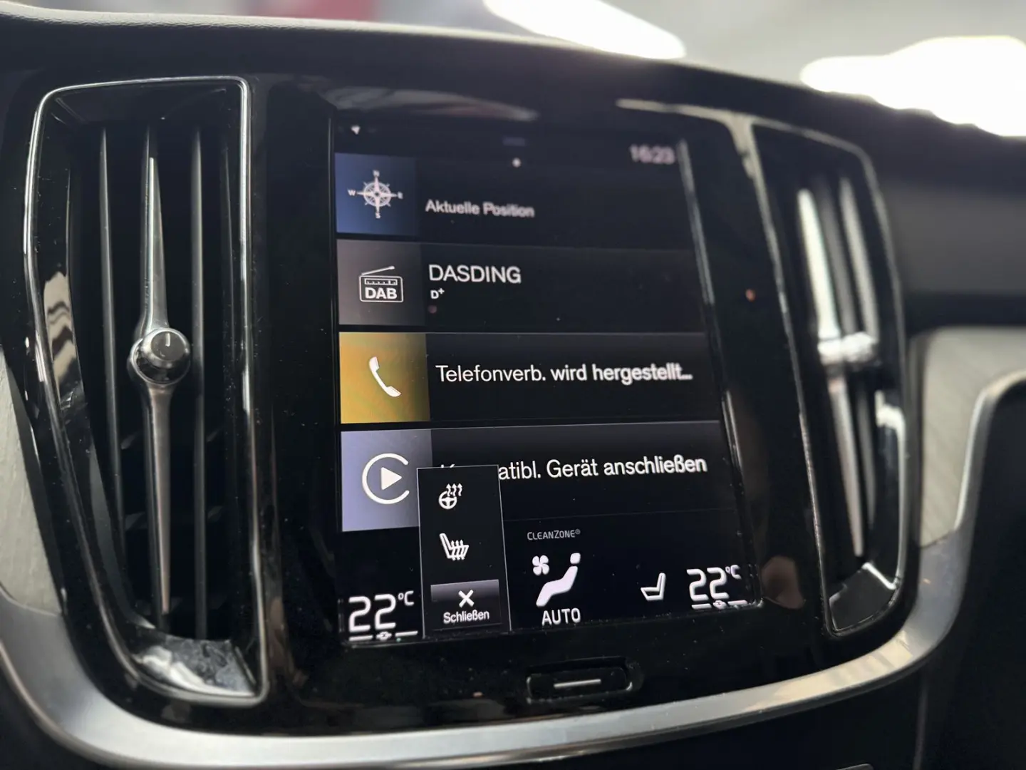V60 Inscription Recharge Plug-In Hybrid AWD