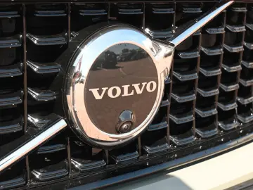 XC40 B4 DKG Plus Dark FSHZG 360  ACC Allwetter