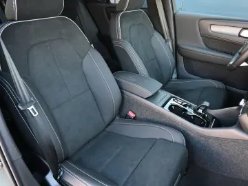 XC40 B4 DKG Plus Dark FSHZG 360  ACC Allwetter