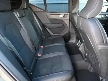 XC40 B4 DKG Plus Dark FSHZG 360  ACC Allwetter