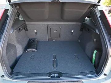 XC40 B4 DKG Plus Dark FSHZG 360  ACC Allwetter