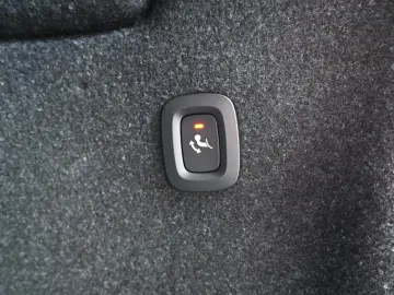 XC40 B4 DKG Plus Dark FSHZG 360  ACC Allwetter