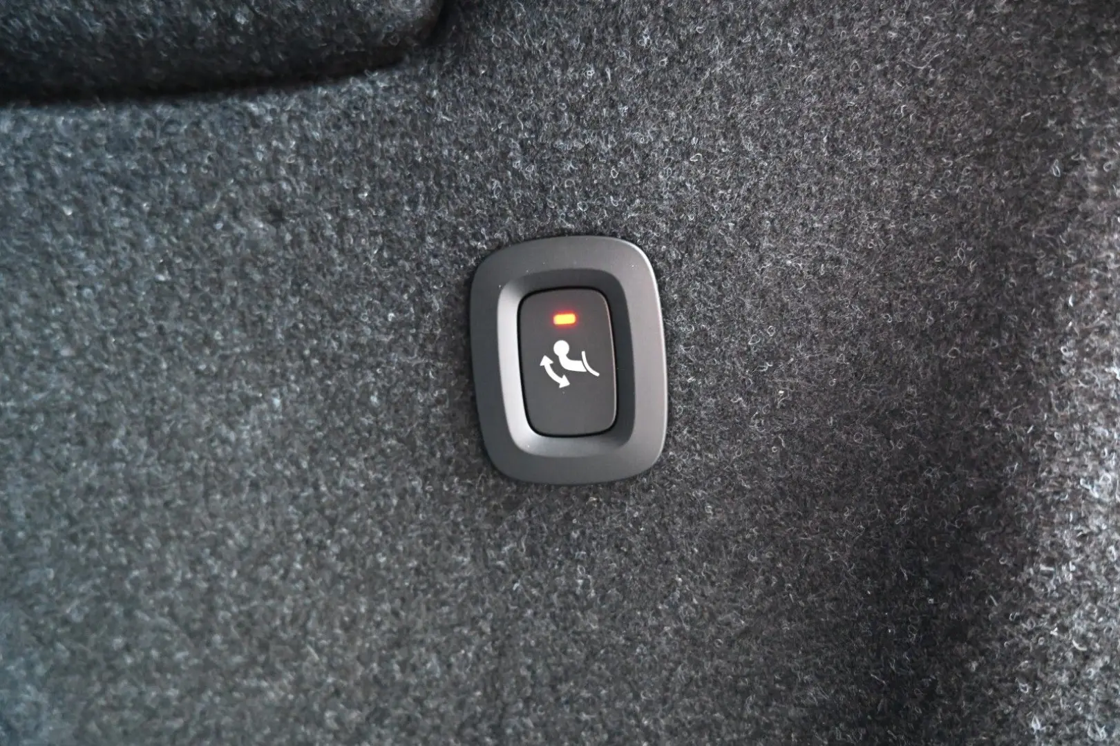 XC40 B4 DKG Plus Dark FSHZG 360  ACC Allwetter