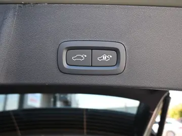 XC40 B4 DKG Plus Dark FSHZG 360  ACC Allwetter