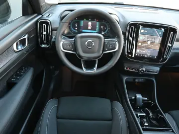 XC40 B4 DKG Plus Dark FSHZG 360  ACC Allwetter