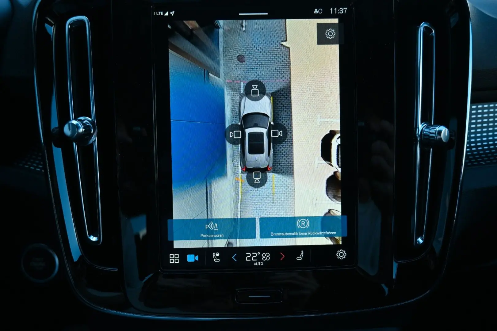 XC40 B4 DKG Plus Dark FSHZG 360  ACC Allwetter