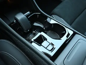 XC40 B4 DKG Plus Dark FSHZG 360  ACC Allwetter