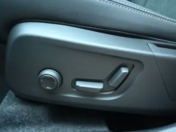 XC40 B4 DKG Plus Dark FSHZG 360  ACC Allwetter