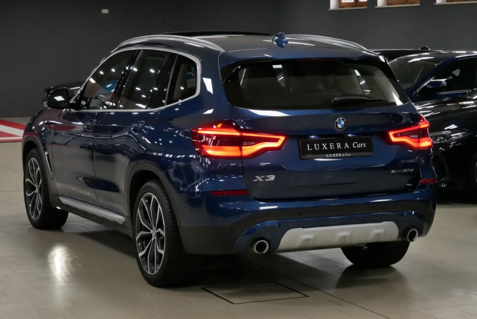 X3 xDrive 30d xLine HuD 360  AHK PANO LED STHZG