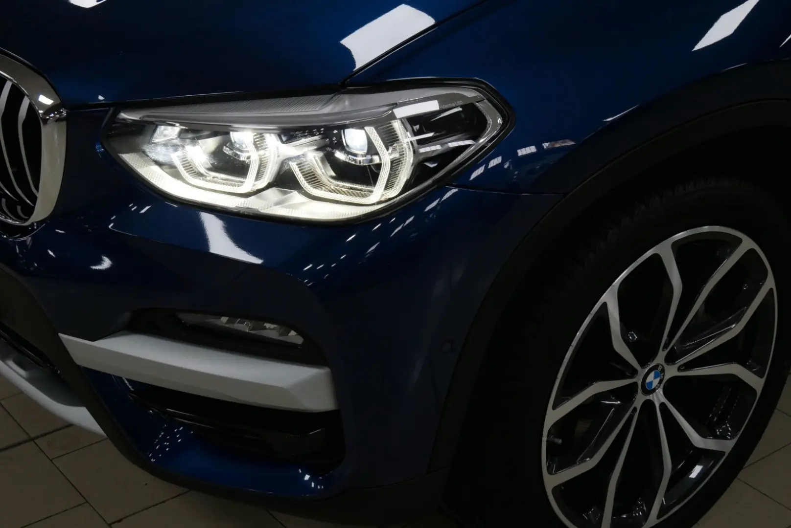 X3 xDrive 30d xLine HuD 360  AHK PANO LED STHZG