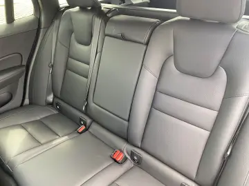 V60 Plus Dark B4 Benzin AHK Leder Digital Cockpit