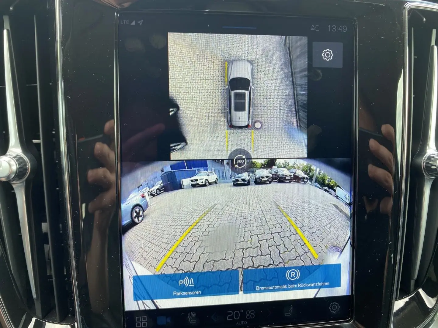 V60 Plus Dark B4 Benzin AHK Leder Digital Cockpit