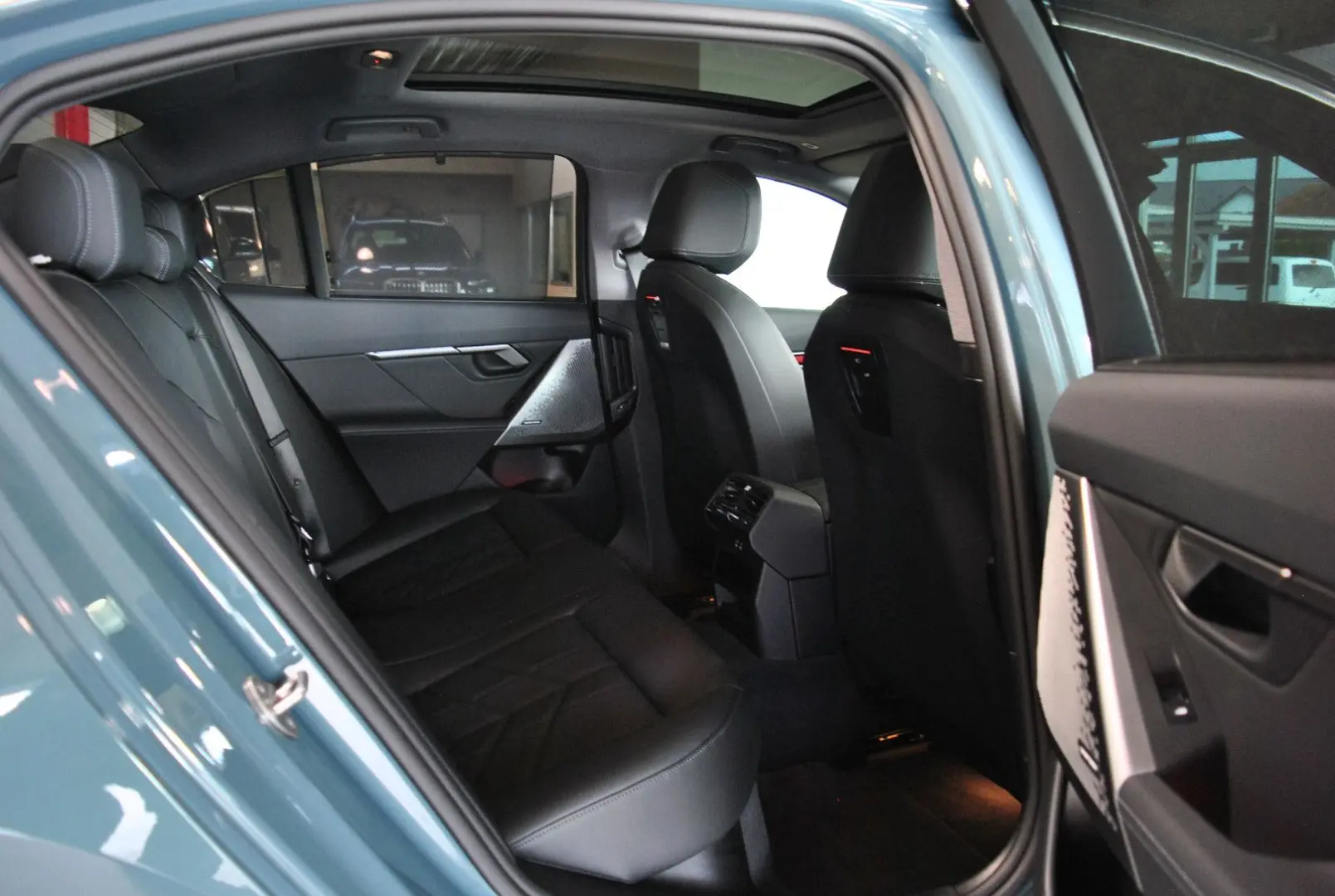 i5 Lim. 40 eDrive H K Rollos Panoram