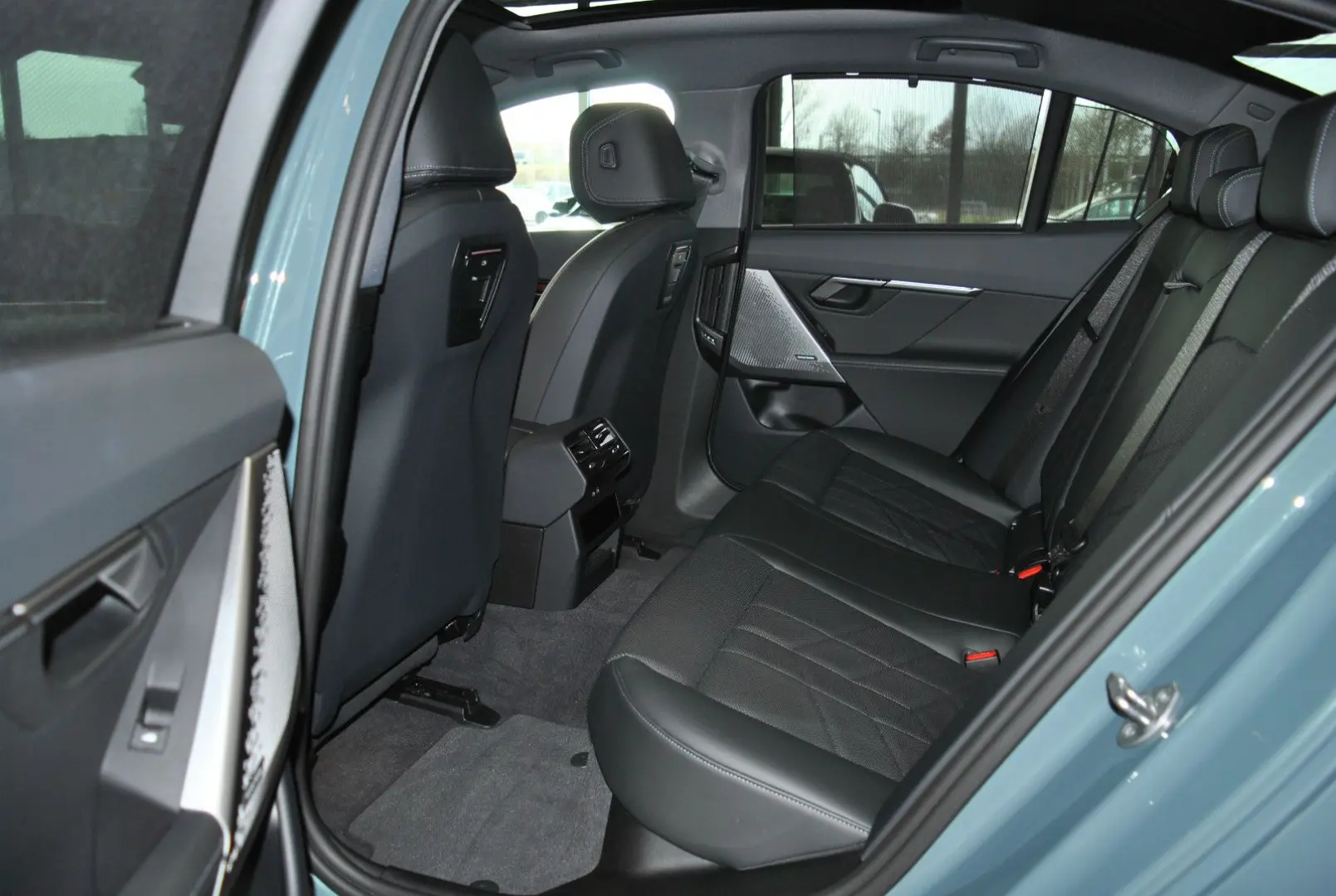 i5 Lim. 40 eDrive H K Rollos Panoram