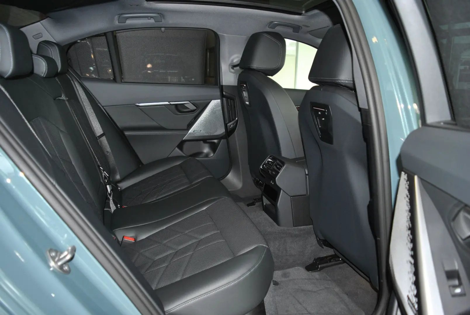 i5 Lim. 40 eDrive H K Rollos Panoram