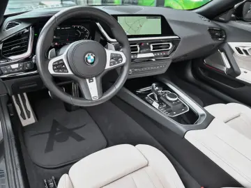 Z4 M40i M Shadow Live Cockpit Prof  Head-Up  19