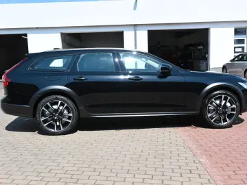 V90 B4 D AWD Cross Country Plus Pano STHZG AHK