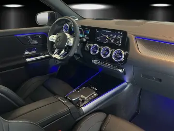 GLA 45 S AMG Perf.Sitze DISTRO Massage AERO Pano