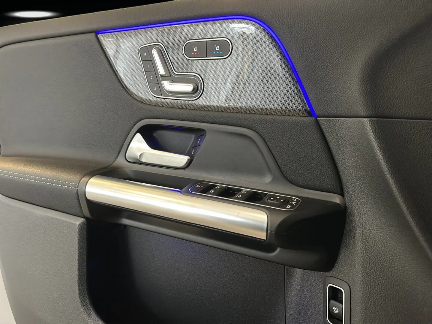 GLA 45 S AMG Perf.Sitze DISTRO Massage AERO Pano