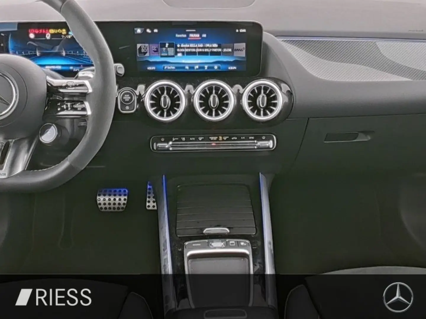 GLA 45 AMG S 4M Magno Aero Premim Plus Pano Dist