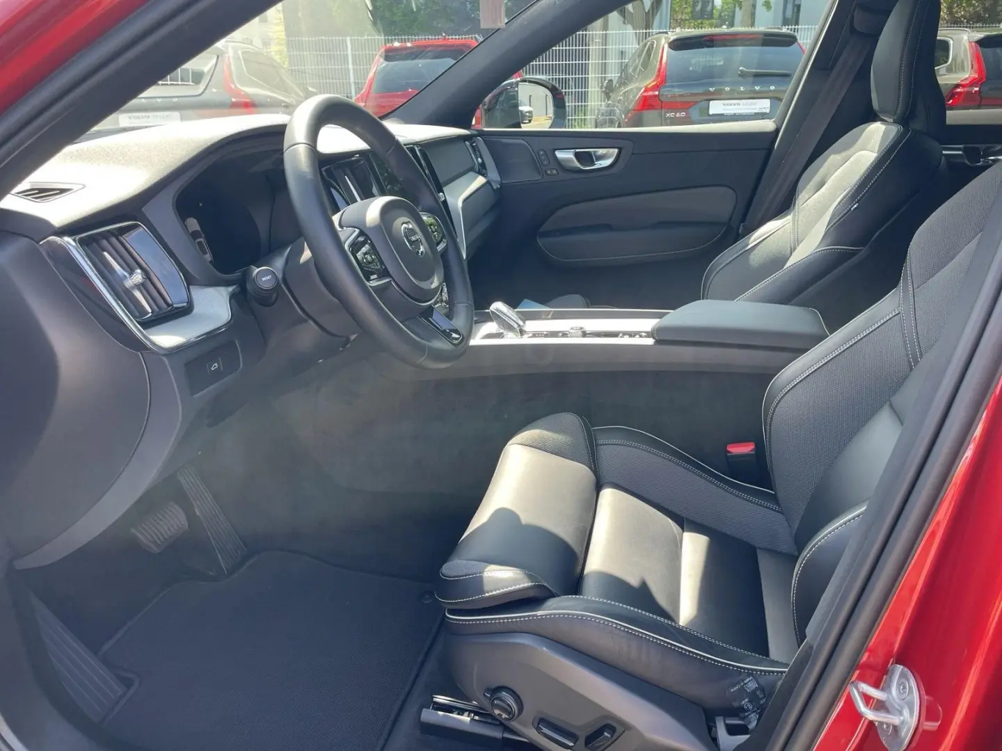 XC60 B4 Plus Dark 360  ACC LHZ LUFT PANO STDHZ